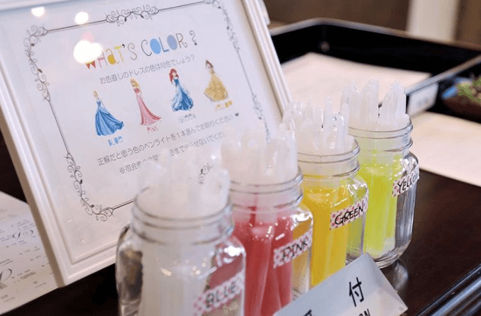ドレスカラー当てクイズ
